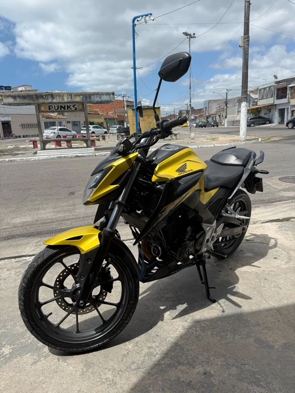 CB300F | 2023 - Foto 3