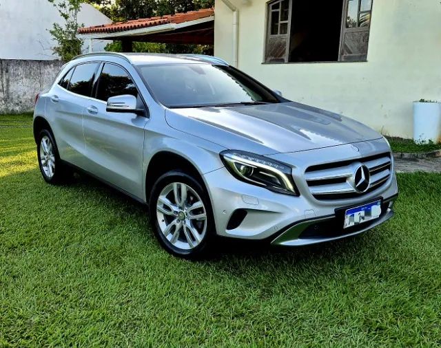 Mercedes-Benz GLA 200 Adv. 1.6/1.6 TB 16V Flex Aut. 2016