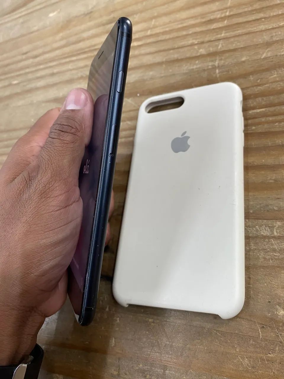 Vendo IPhone 7plus 450,00 novinho. 