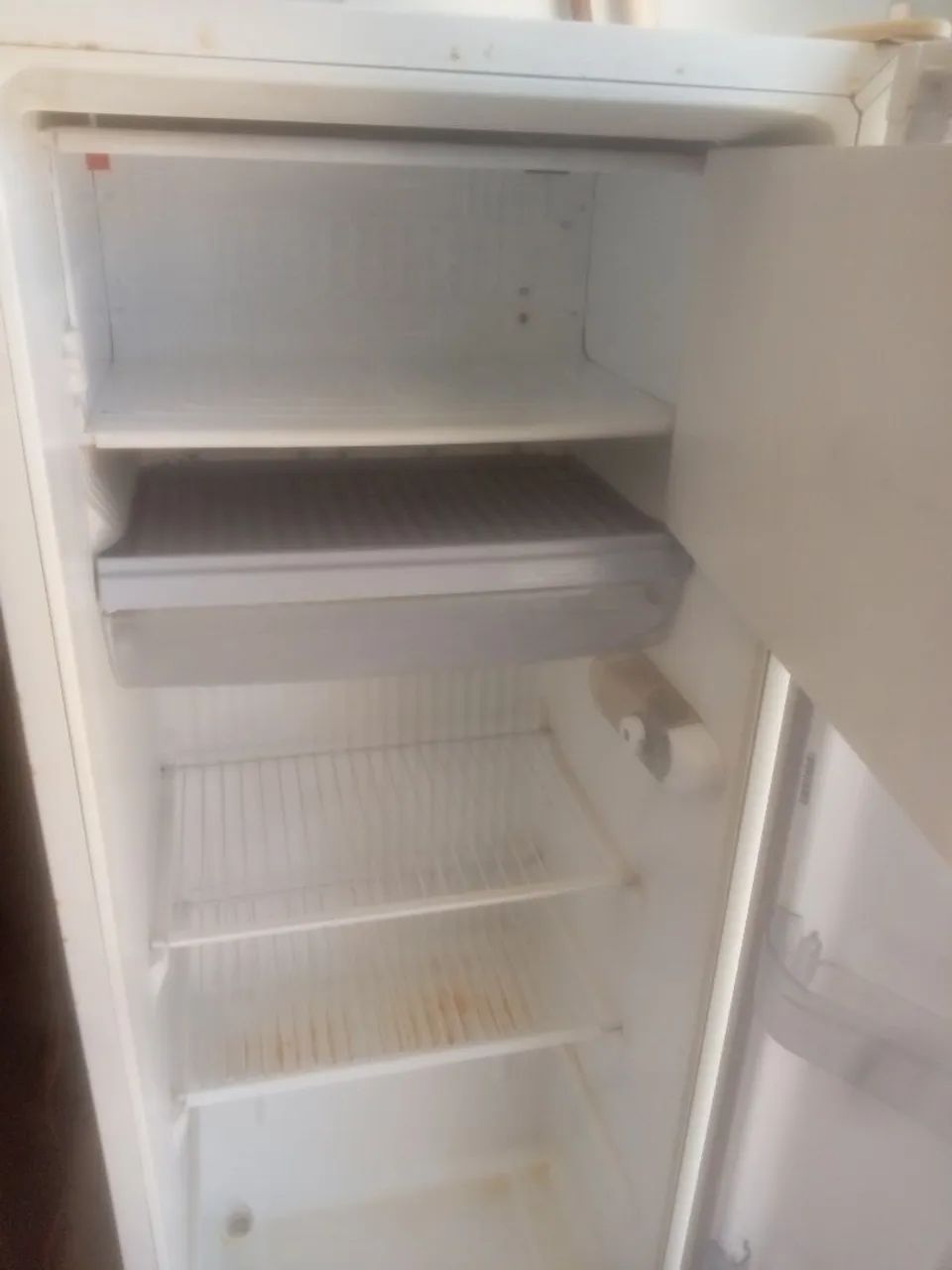 Vendo geladeira Consul com garantia  - Foto 4