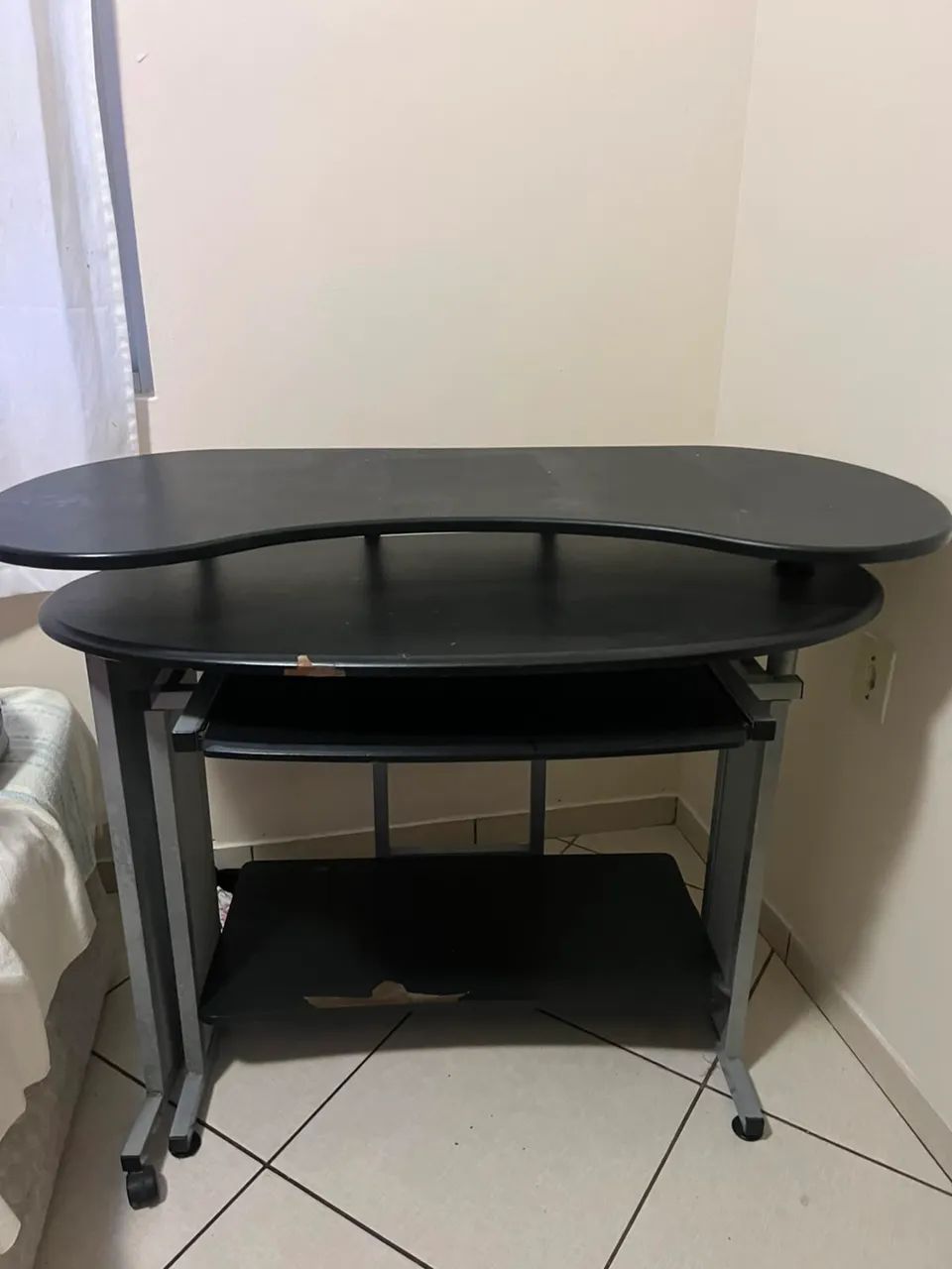 Vendo mesa em L para gamer ou escritório. - Foto 3