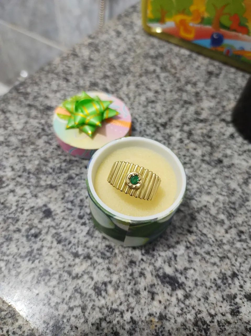 Anel Ouro 18k com esmeralda  - Foto 4