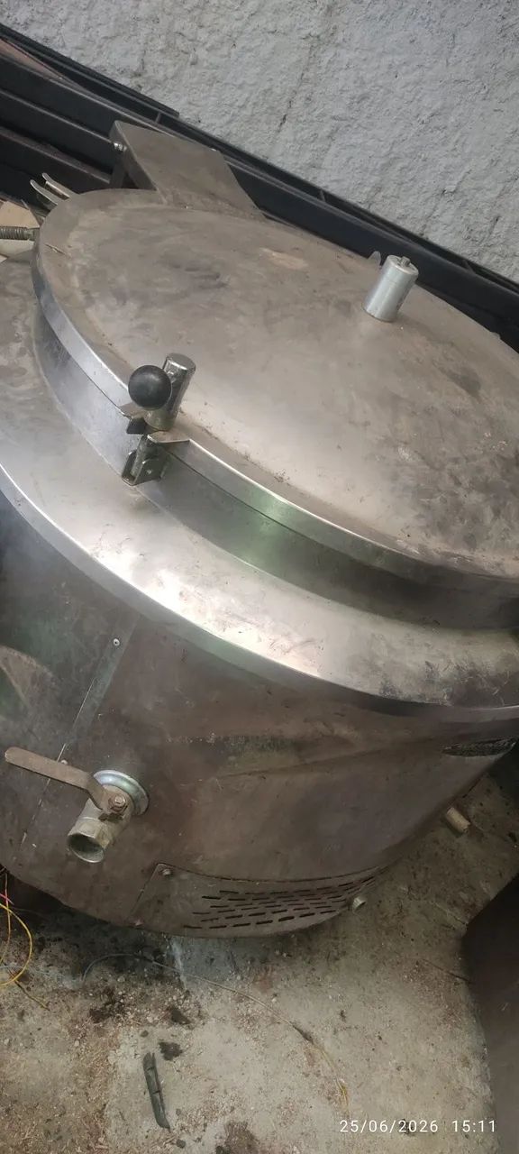 4 caldeirões INOX industrial.GLP.semi-novos 300litros"LEIA" - Foto 2