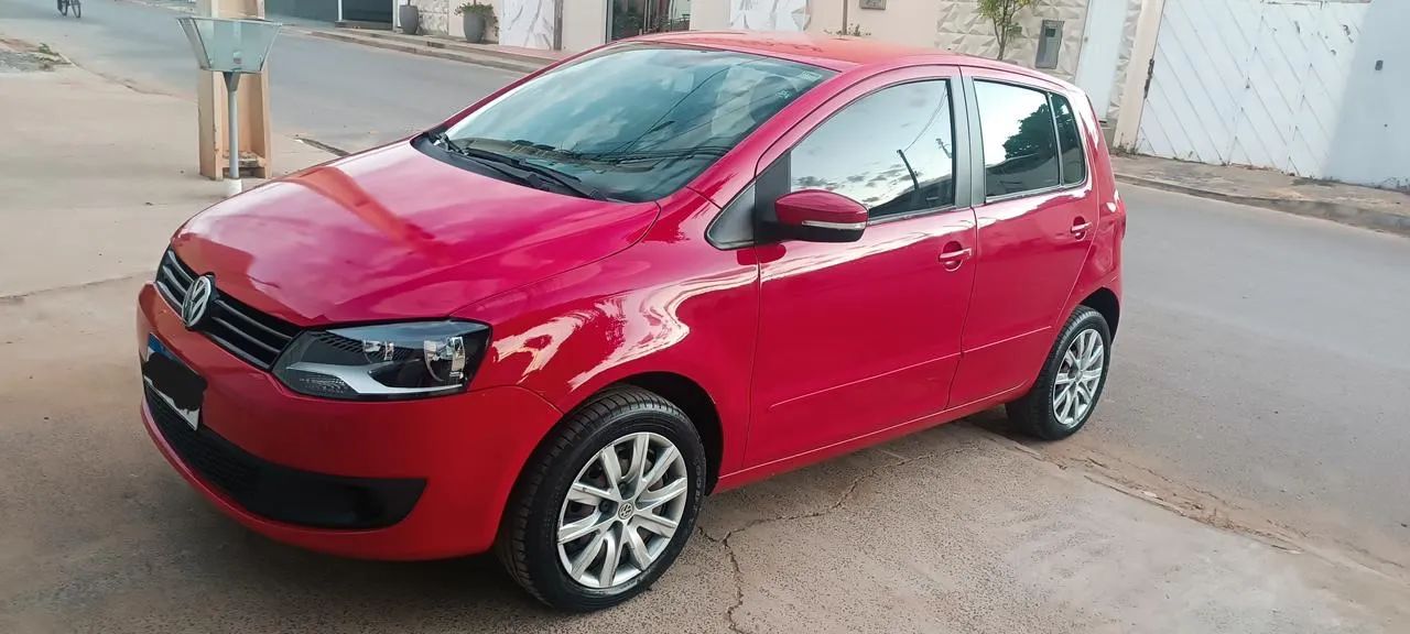 Volkswagen Fox Fox 1.0 Mi Total Flex 8V 3p 2013