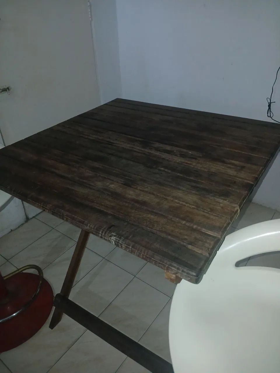 Kit mesa e 2 banquetas tulipa - Foto 2