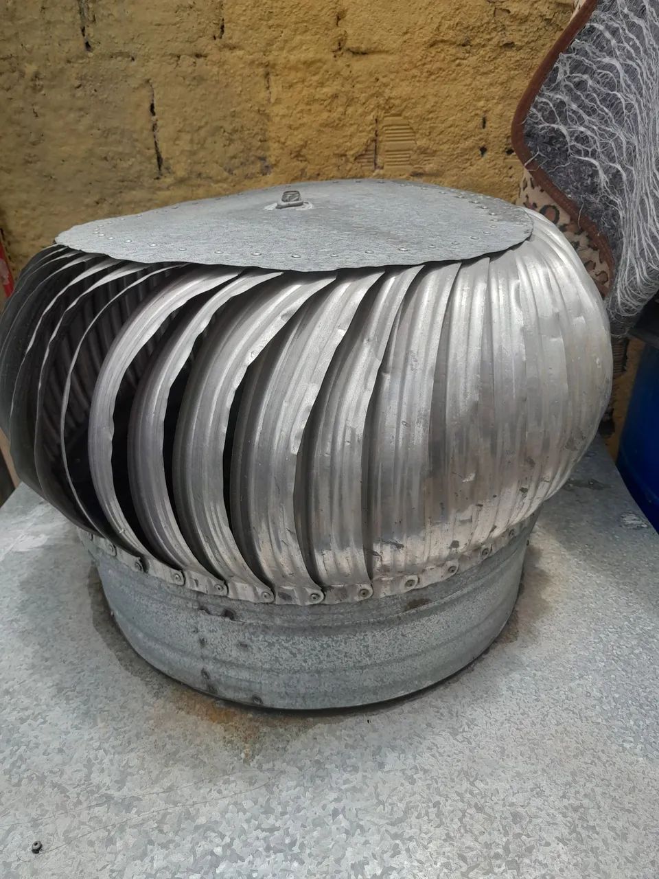 Exostor eólico para galpão e residência 