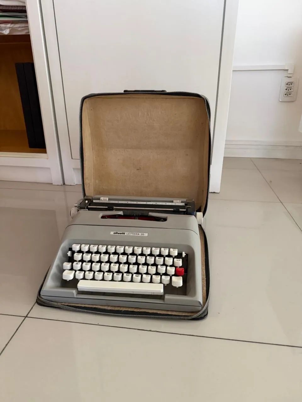 MÁQUINA DATILOGRAFAR