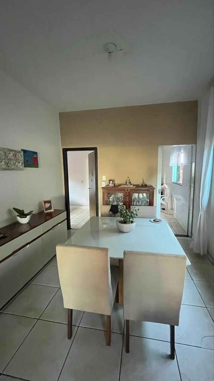 Excelente Casa Próxima ao Centro com Barracão nos Fundos!