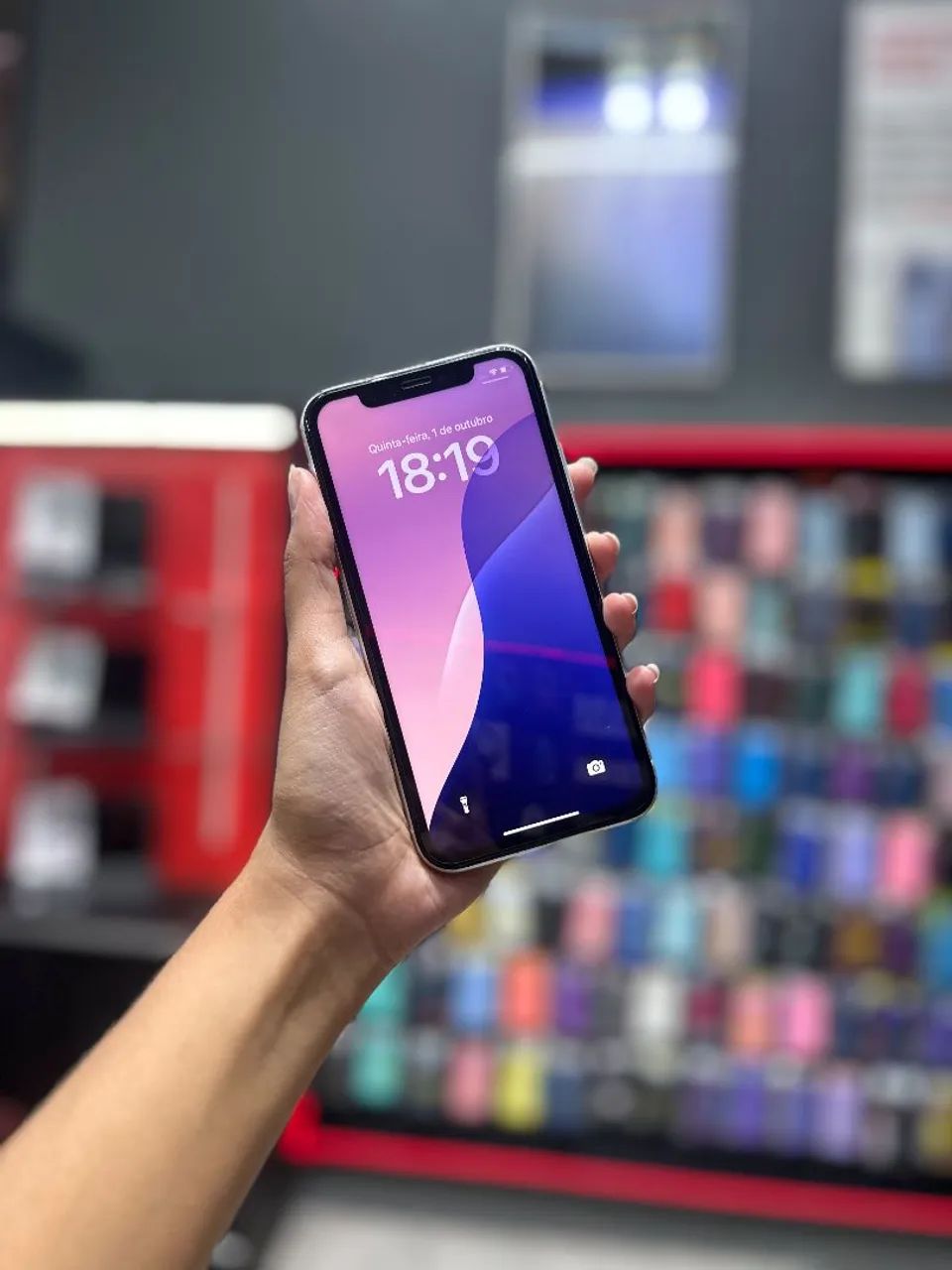 iPhone XR 128gb Branco  - Foto 2