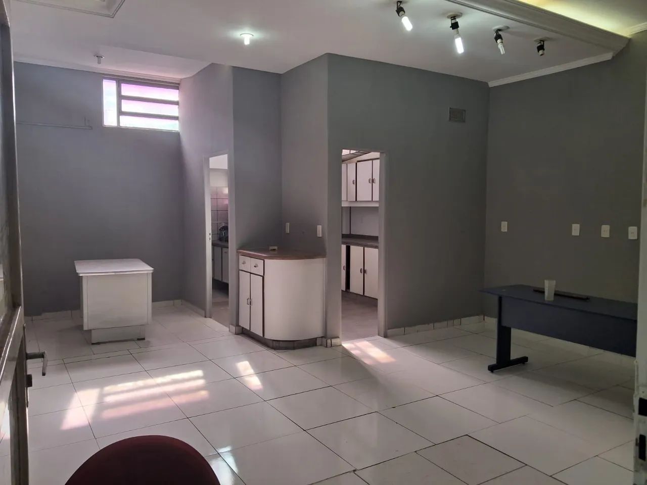 ALUGUEL SALA COMERCIAL ESPAÇOSA Ed. Wanda Cristina. SALA 09. - Foto 2