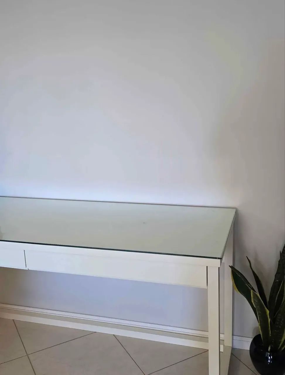 Escrivaninha/ penteadeira branca - Foto 3