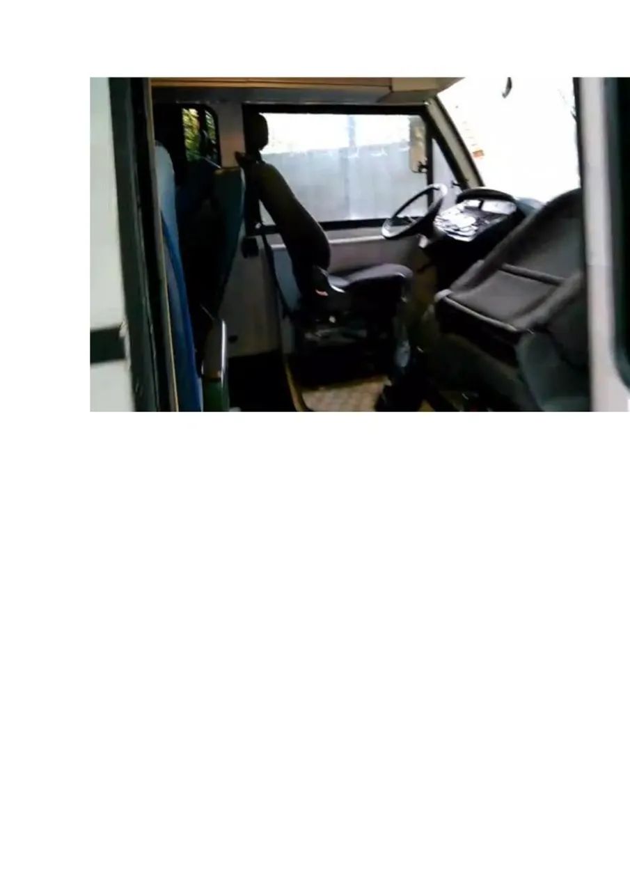 Oportunidade: Motorhome 7,5m com Garagem Integrada! - Foto 4