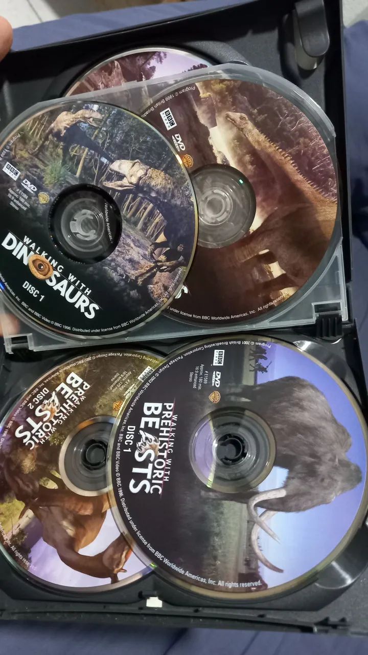 DVD box caminhando com dinossauros e as bestas completa  - Foto 5