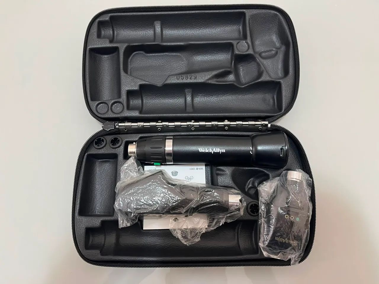Kit Retinoscópio e Oftalmoscópio Welch Allyn Seminovo - Foto 2