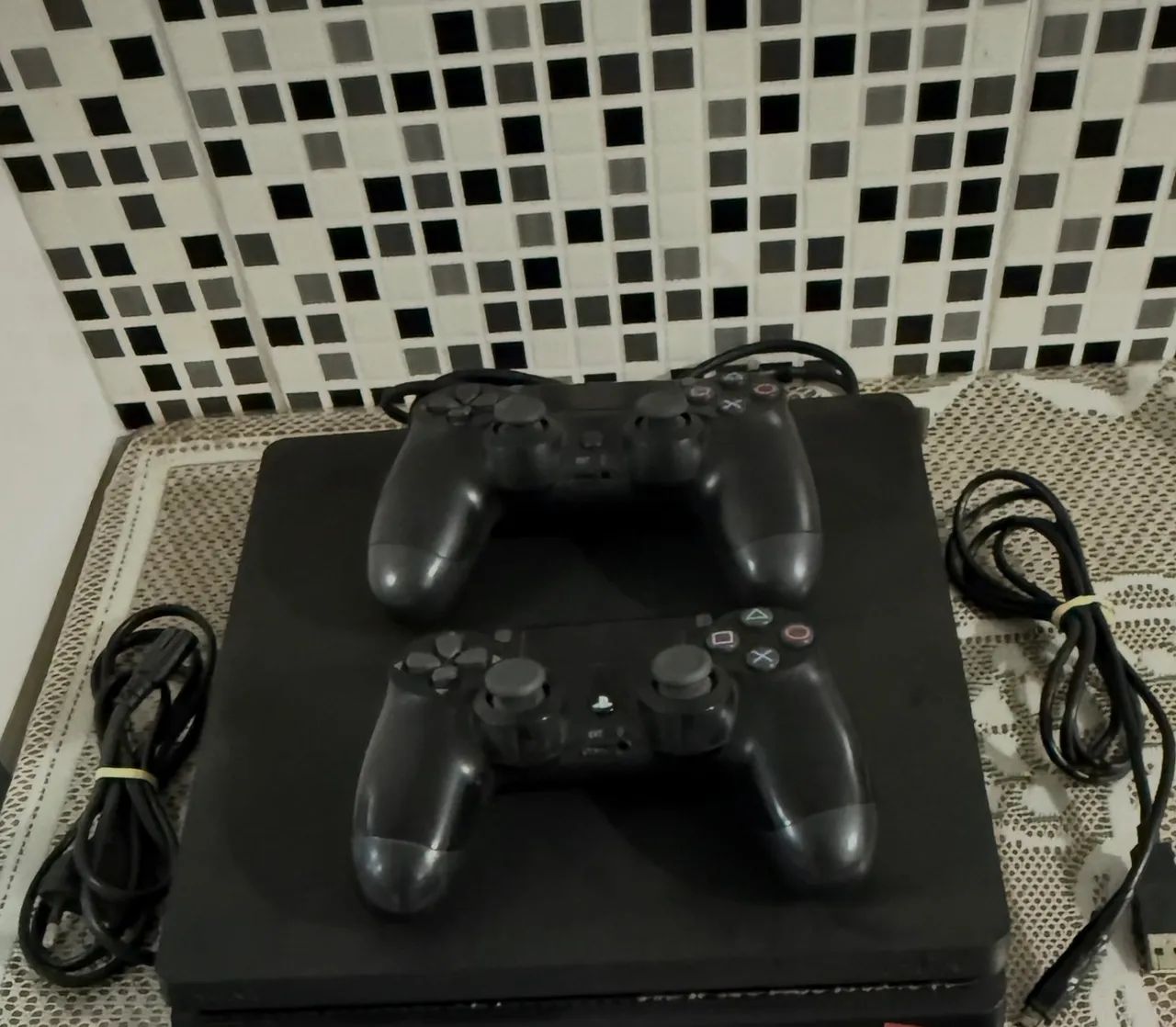 PS4 slim 1TB