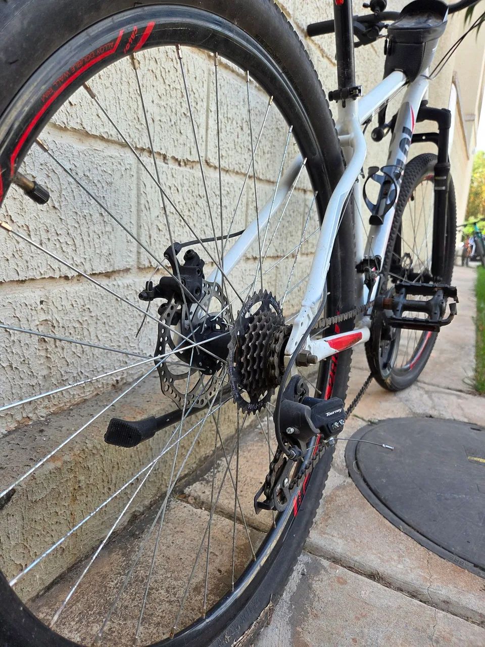 Bicicleta Aro 20 completa com utensílios - Foto 3