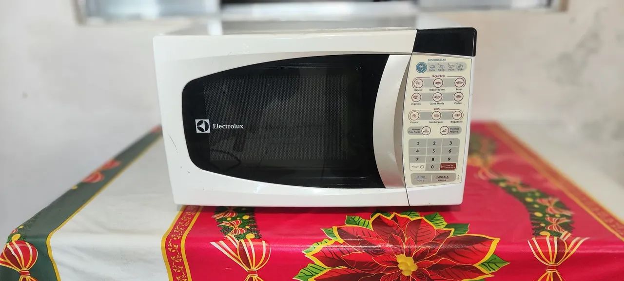 Vende-se microondas Eletrolux 220 volts