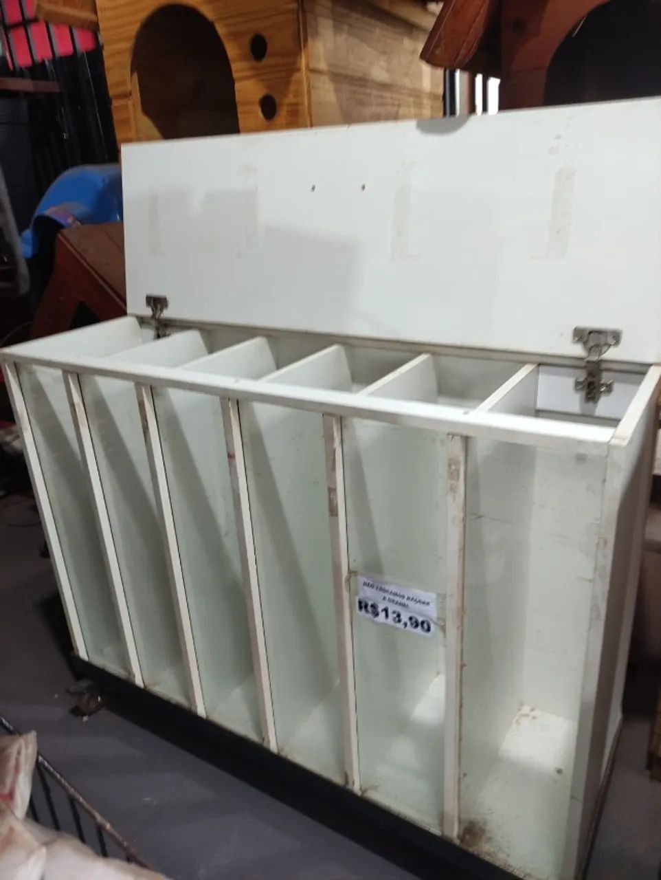 Dispenser para ração usado ( 3 peças) R$ 500,00 - Foto 3