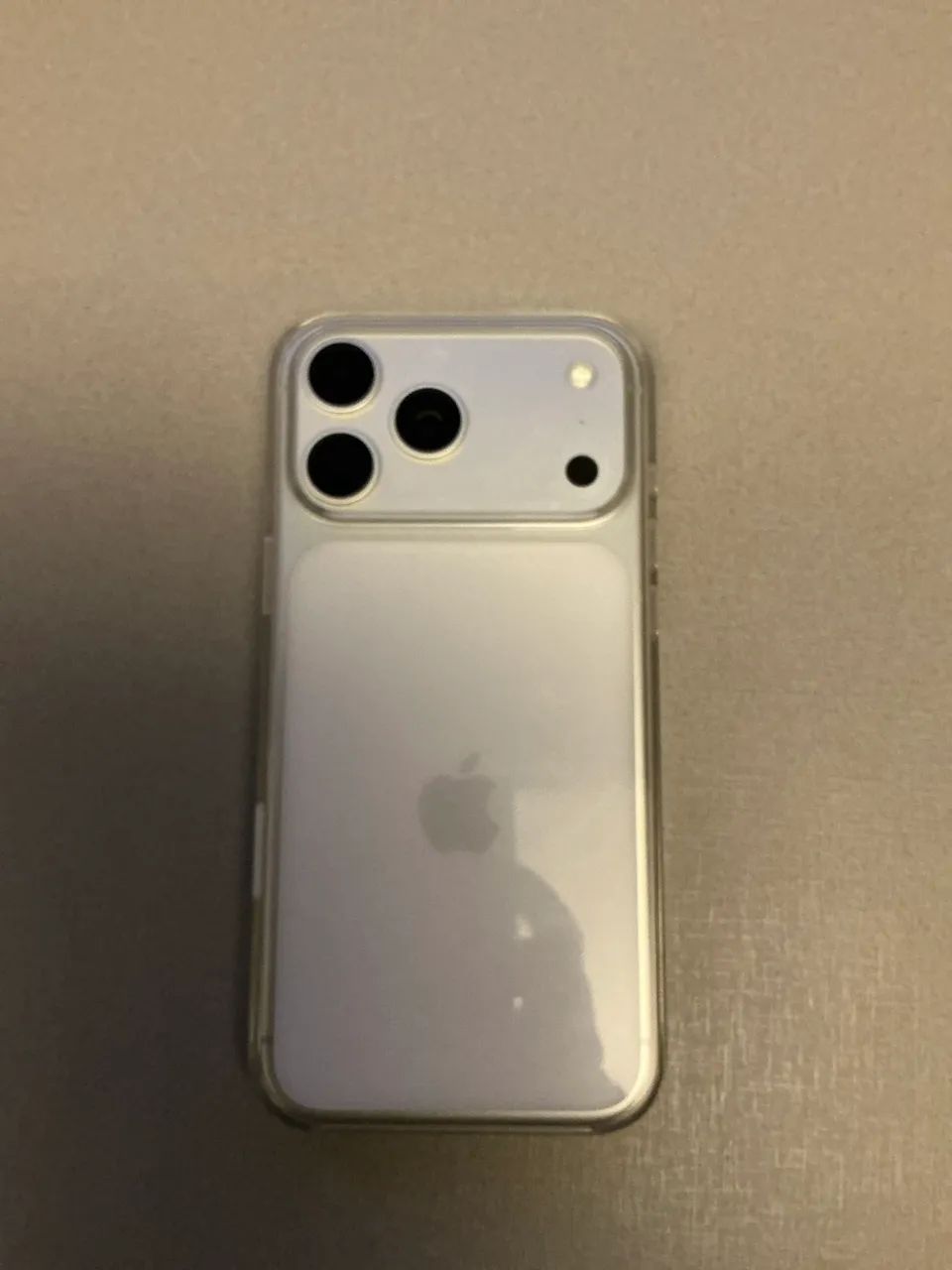 IPHONE 17 PRO MAX PRATA -1 mes de uso - Foto 2