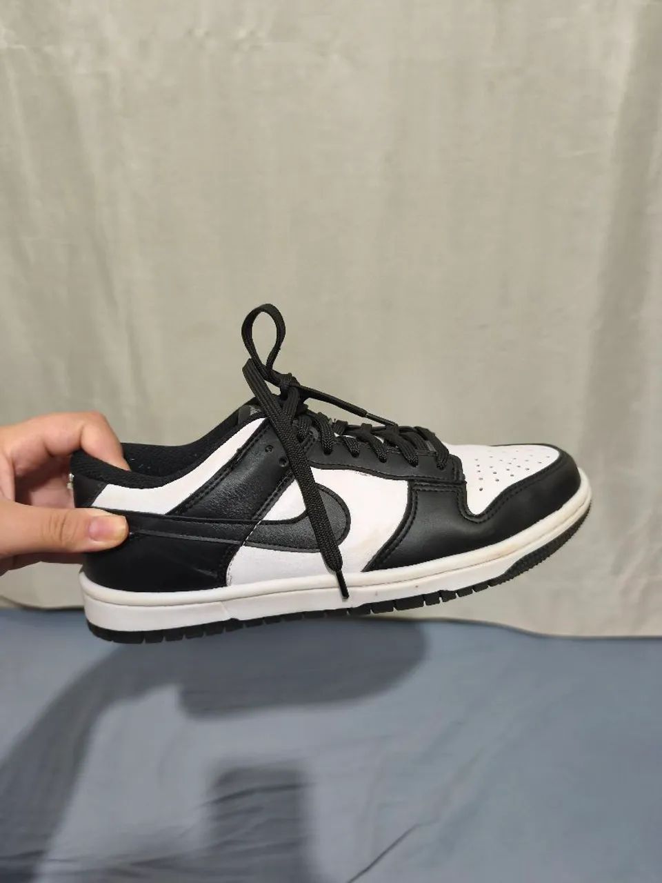 Nike Dunk Low Preto e Branco Original - Usado 2x - Impecável - Foto 2