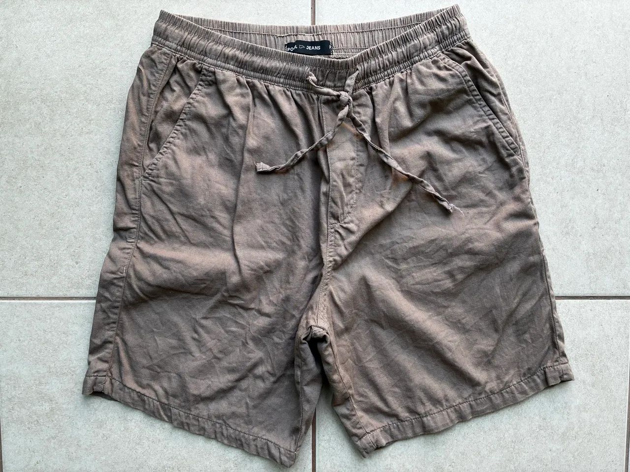 BERMUDA: short marrom P (Pool)
