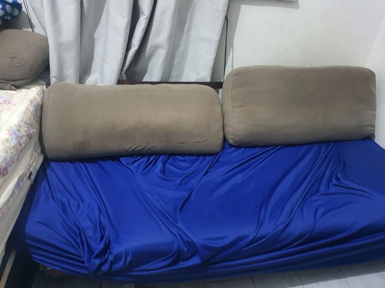 Sofa cama de madeira maciça 