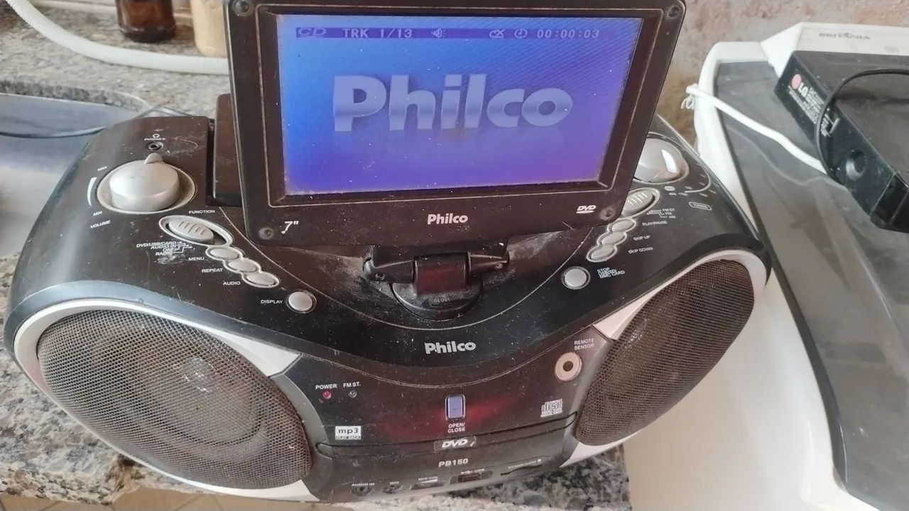 Rádio com tela de DVD