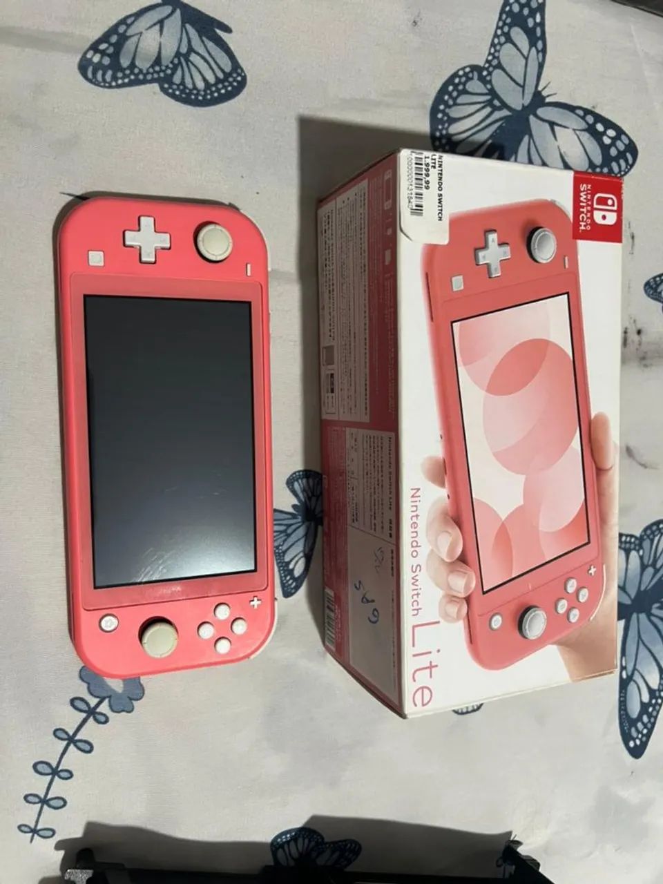 Nintendo Switch Lite Coral