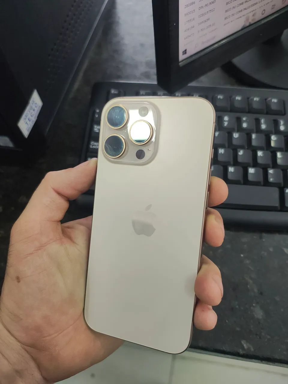 iPhone 16 pro Max  - Foto 2