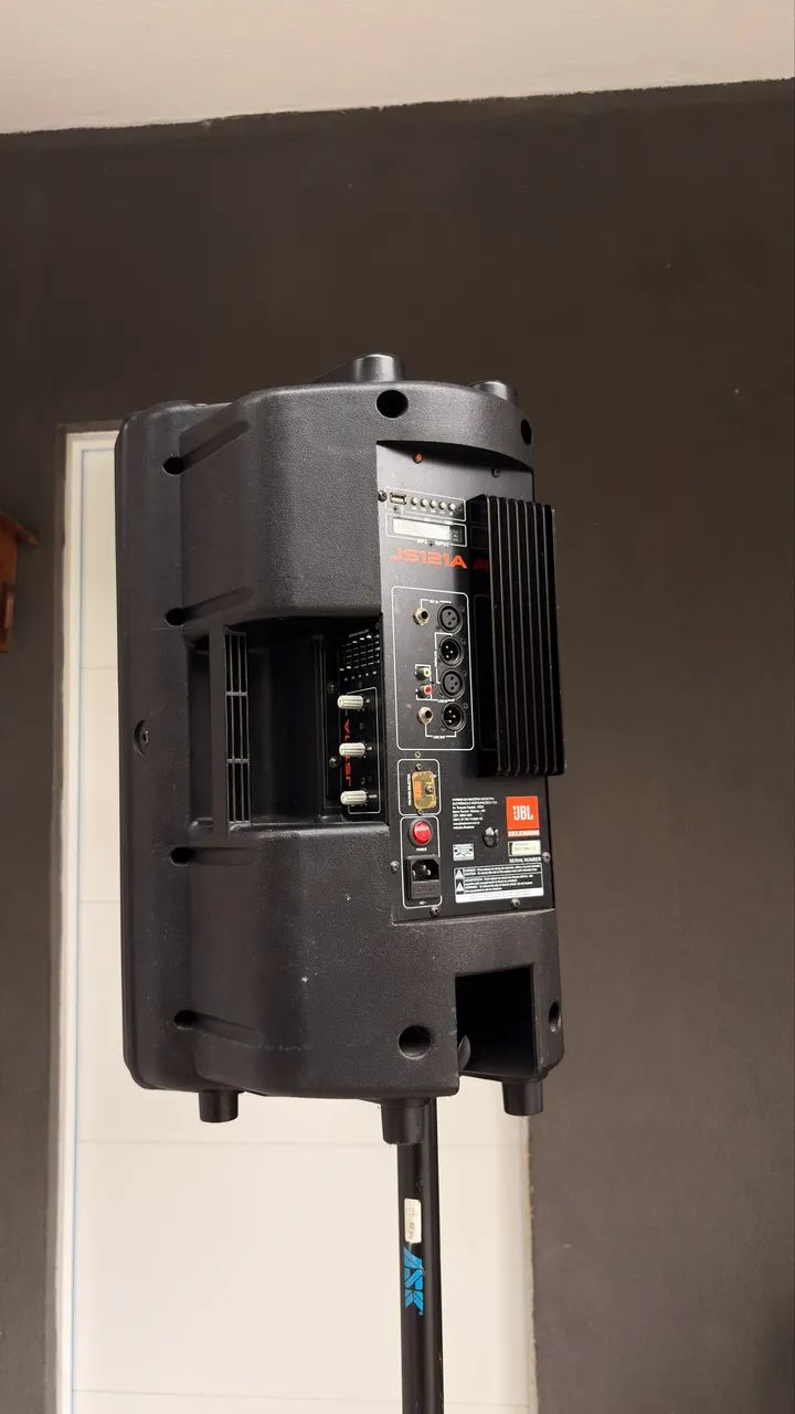 Caixa ativa JBL JS121A + mesa de som + Microfones, cabos e pedestal  - Foto 2