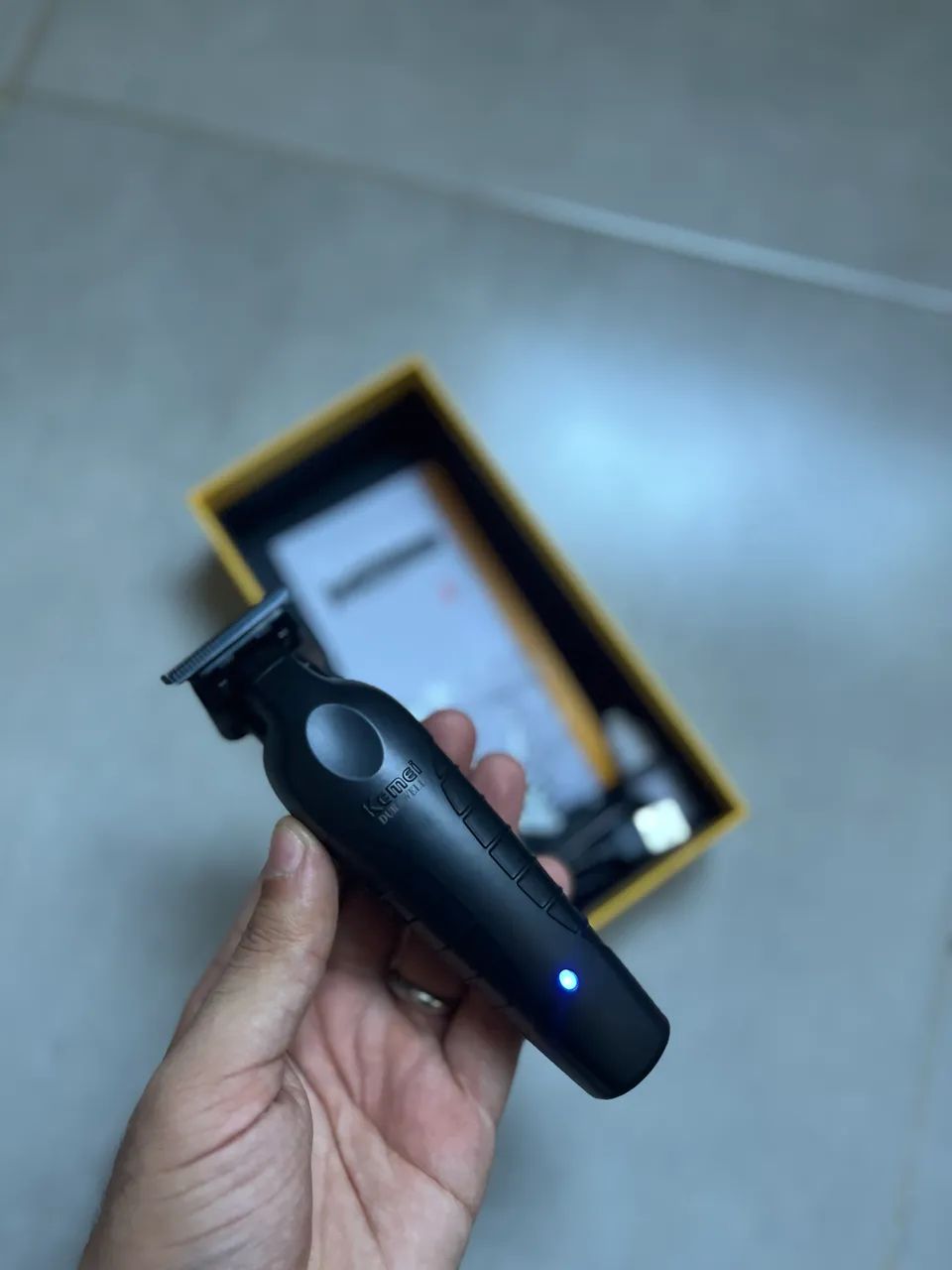 Máquina de Acabamento Kemei 2299 - Foto 2