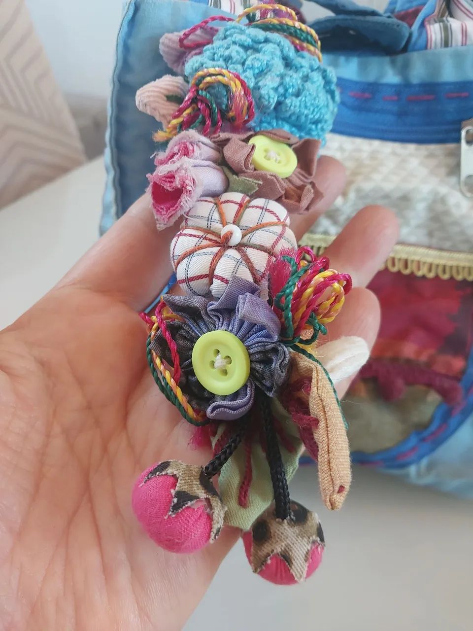 Mini bolsa quadrada em patchwork  - Foto 2