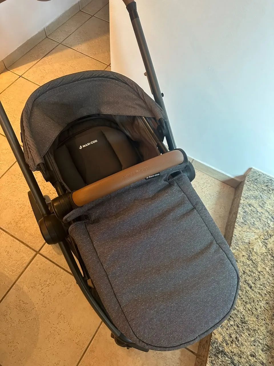 Vendo carrinho de bebê Maxi Cosi - Foto 3