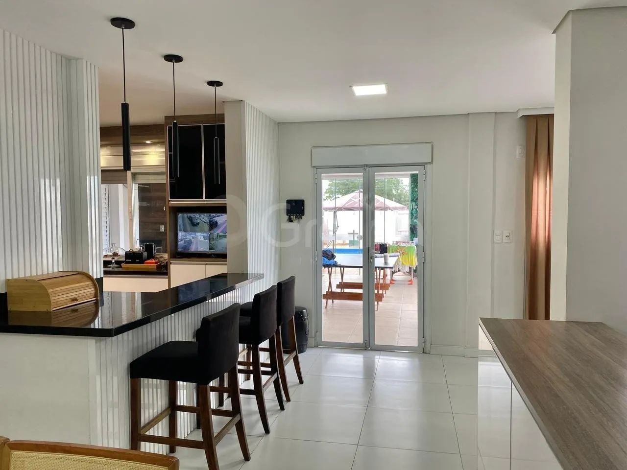 Casa Residencial de 302,00 m² com 3 quartos sendo 3 suíte no Balneário - Foto 4