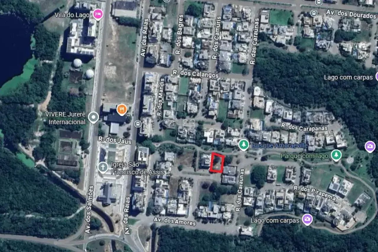 Lote à Venda em Jurerê Internacional com 701 m² Perto do Open Shopping