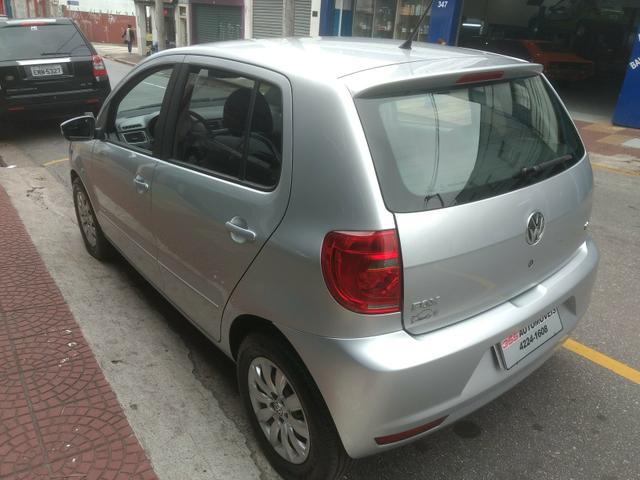 VW Fox 1.6 Trend GII Prata Completo 2014 2º Dono R$ 32.900,00 - Foto 7