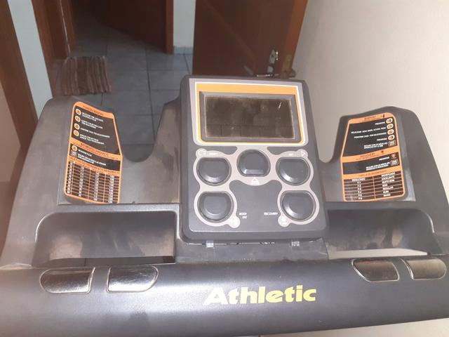 Elíptico equipamento academia