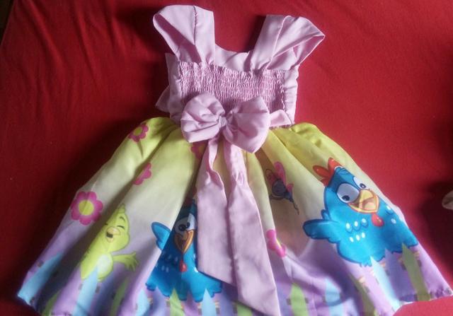 Vestido galinha pintadinha