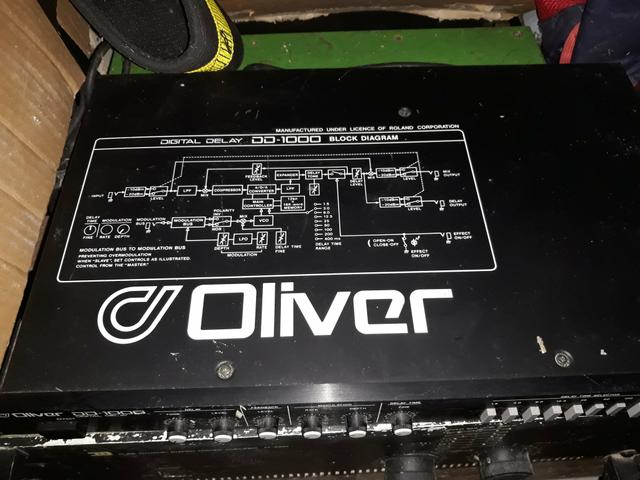 Sintetizador Oliver DD1000