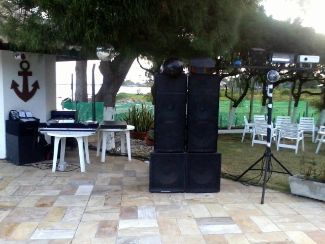 Locação de Som, Luz e DJ para festas e eventos em geral,