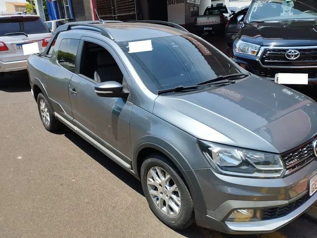 Comprar Picape Volkswagen Saveiro 1.6 G7 Cabine Dupla Cross Flex Cinza 2017  em Ribeirão Preto-SP