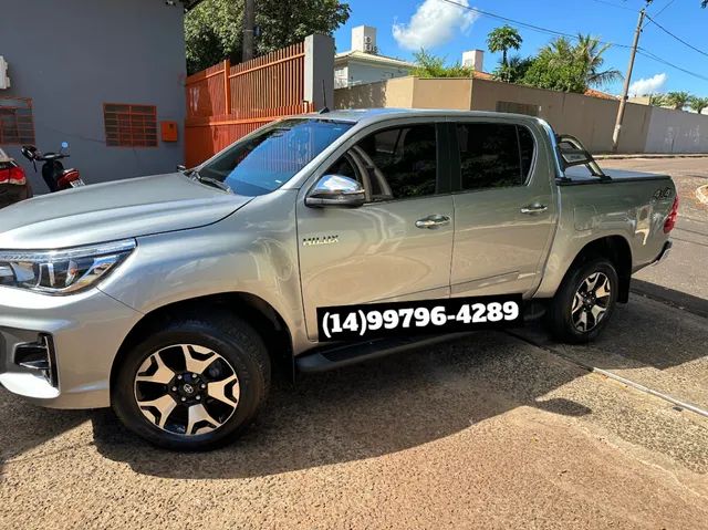 Comprar Picape Toyota Hilux Caminhonete 3.0 4P 4x4 Srv Turbo Diesel Top  Cabine Dupla Automático Prata 2015 em Bauru-SP