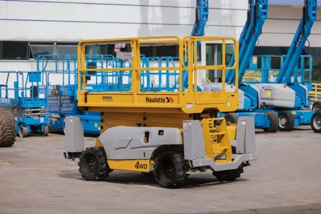 Plataforma tesoura 12M Diesel Haulotte - Seminova
