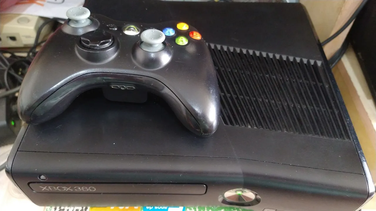XBOX 360 DESBLOQUEADO COM HD CHEIO DE JOGOS..