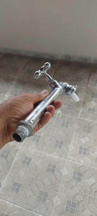 Vendo uma torneira de tanque longa  - Foto 4