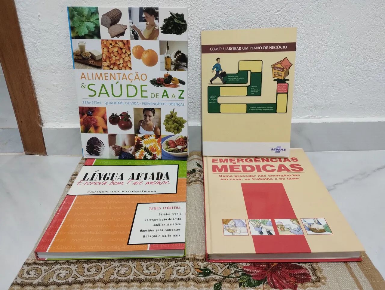 Livros de Português e Emergências Médicas