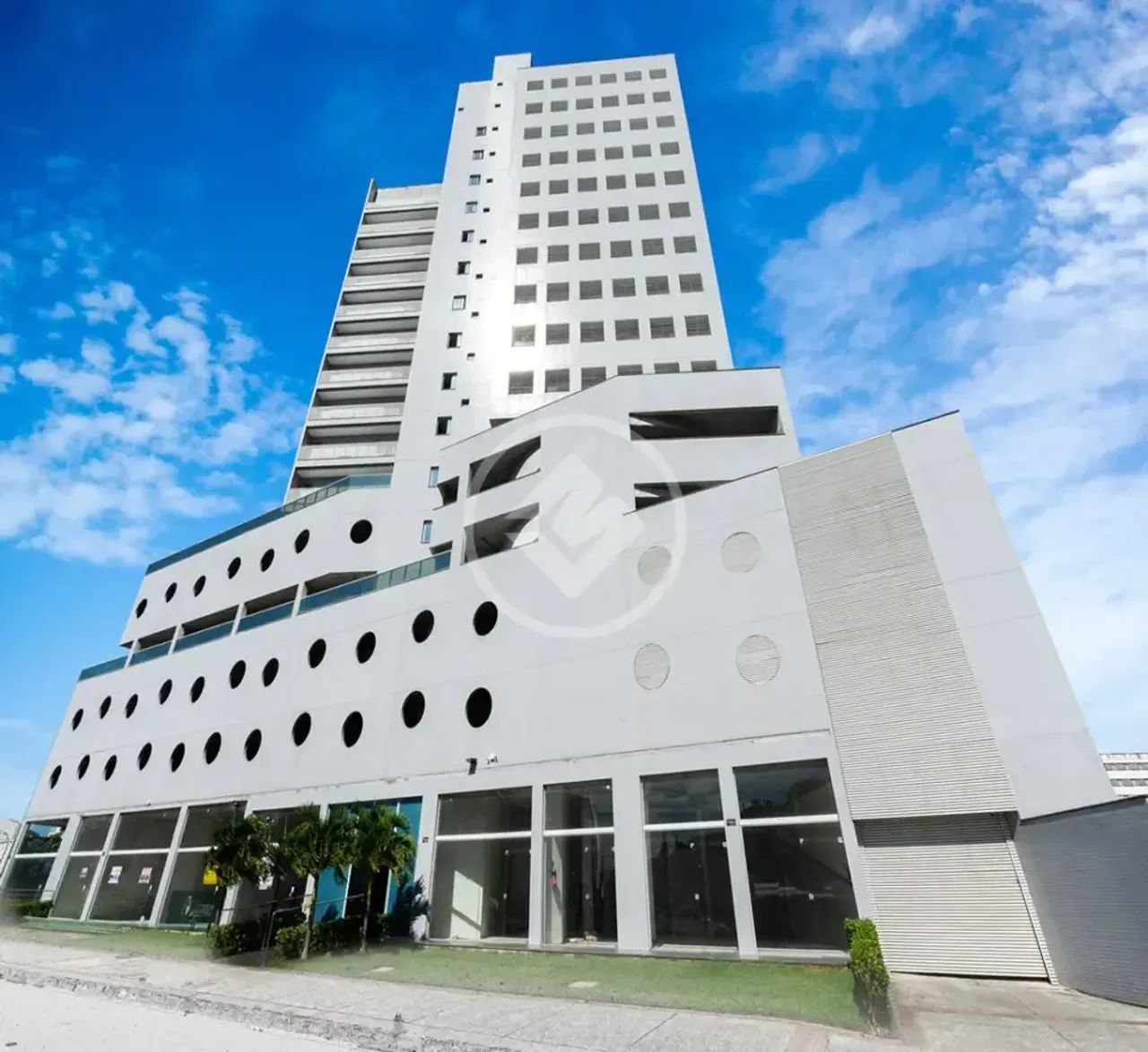 LOJA A VENDA OU ALUGUEL 54M² PROX AO TERMNAL VILA VELHA codigo: 96351