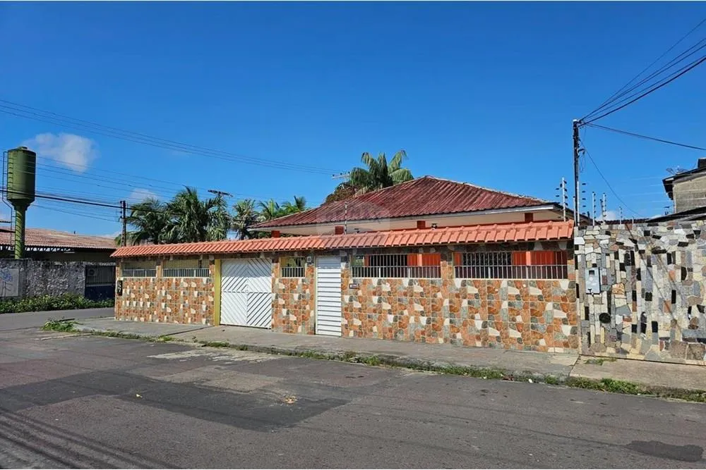 Vendo Casa de esquina térrea 3 suítes - Planalto - Manaus/AM