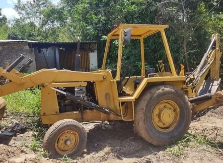 Retroescavadeira Case 580H Ano : 1987<br>Ano: 1987<br>Ano: 1987 - Foto 3