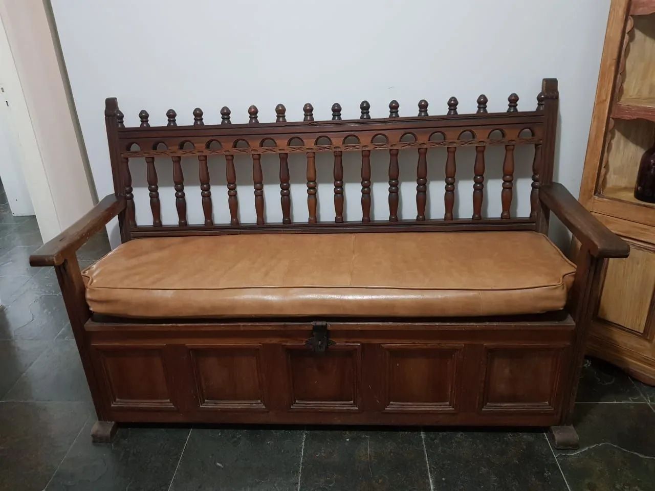 SOFAR BAÚ DE MADEIRA (ANTIGUIDADE)